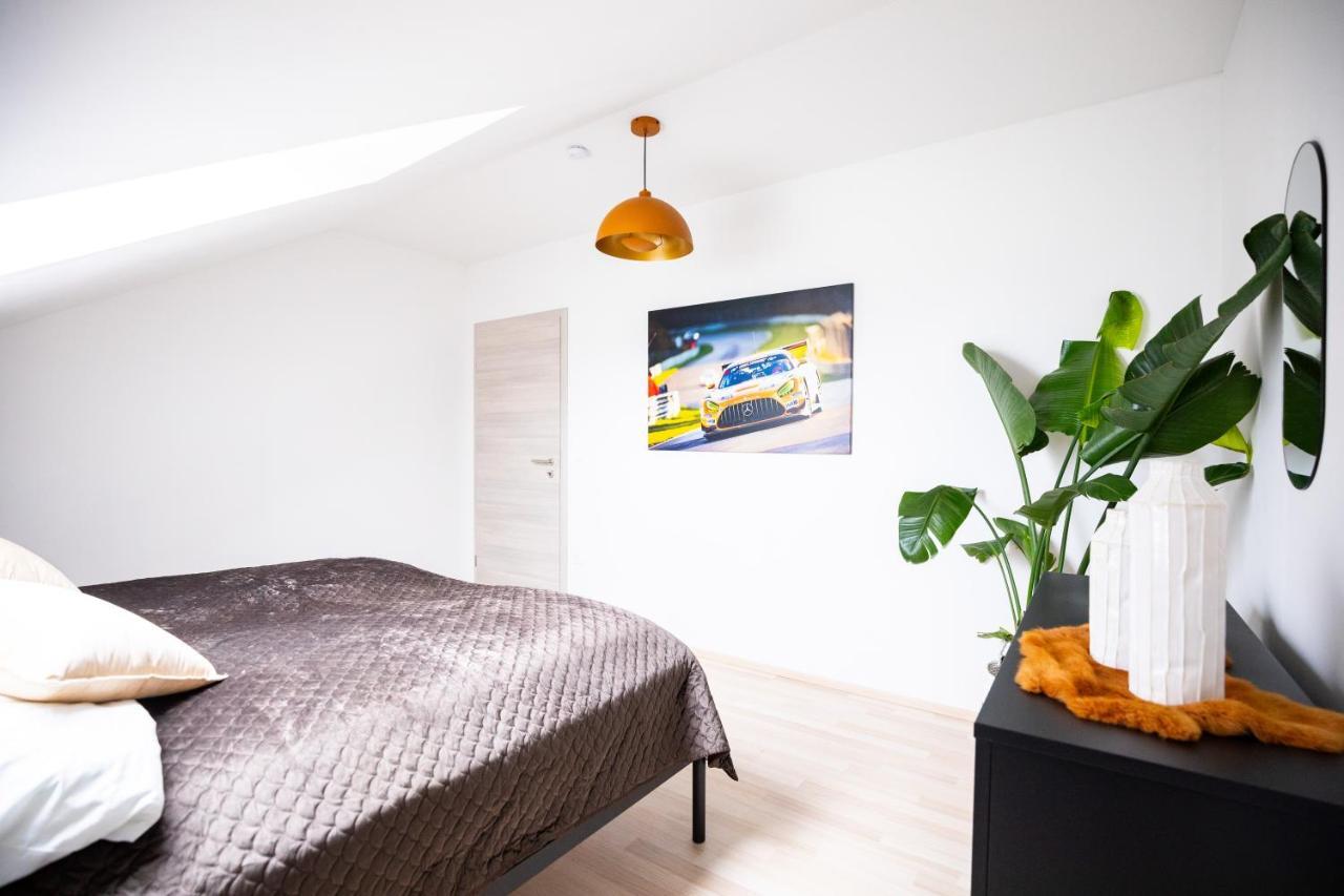 Design-Ferienwohnung In Kelberg Am Nuerburgring: Platz Fuer 6, Kueche, Wifi, Netflix Dış mekan fotoğraf
