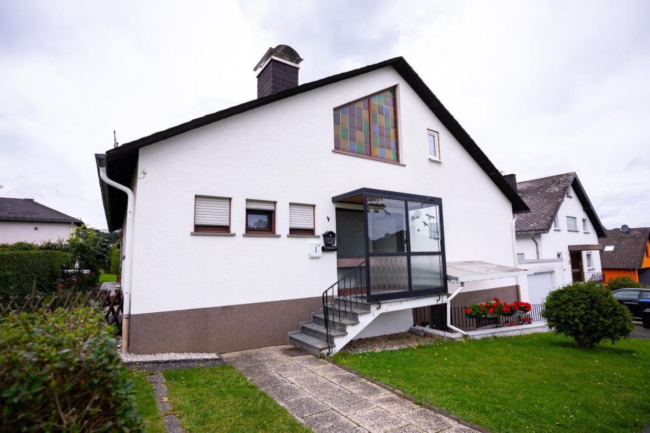 Design-Ferienwohnung In Kelberg Am Nuerburgring: Platz Fuer 6, Kueche, Wifi, Netflix Dış mekan fotoğraf